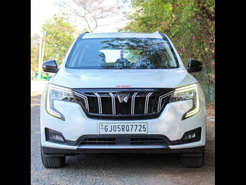 Mahindra XUV700 AX 5 Petrol MT 5 STR