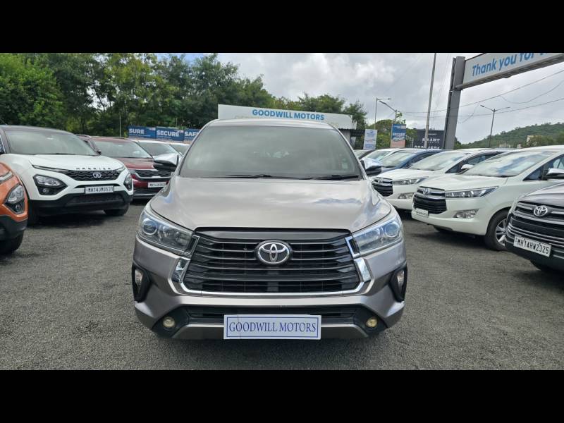 Toyota Innova Crysta 2.4 VX 8 STR