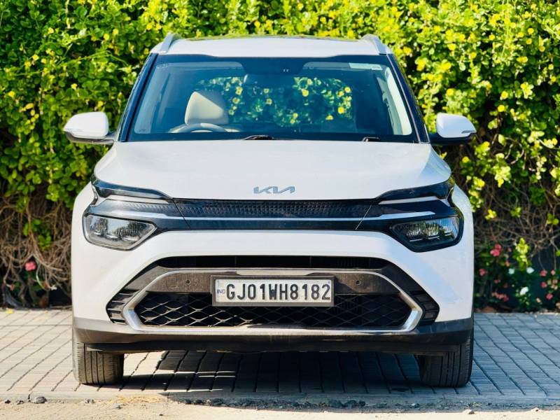 Kia Carens Luxury Plus 1.4 Petrol 6 STR