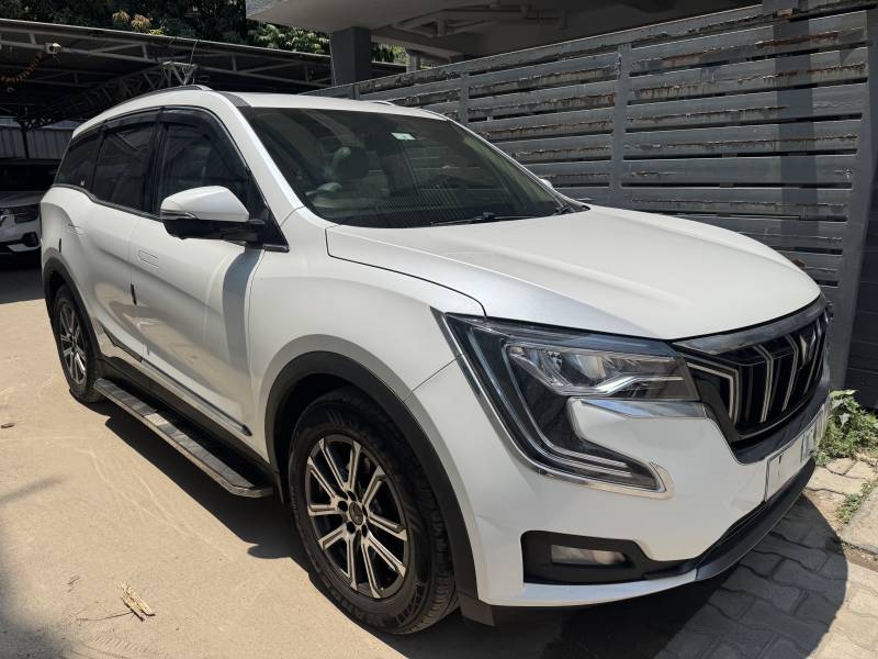 Mahindra XUV700 AX 7 Diesel  AT Luxury Pack 7 STR