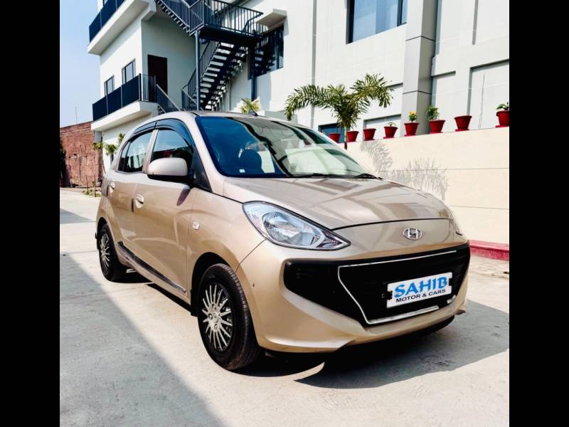 Hyundai Santro Magna