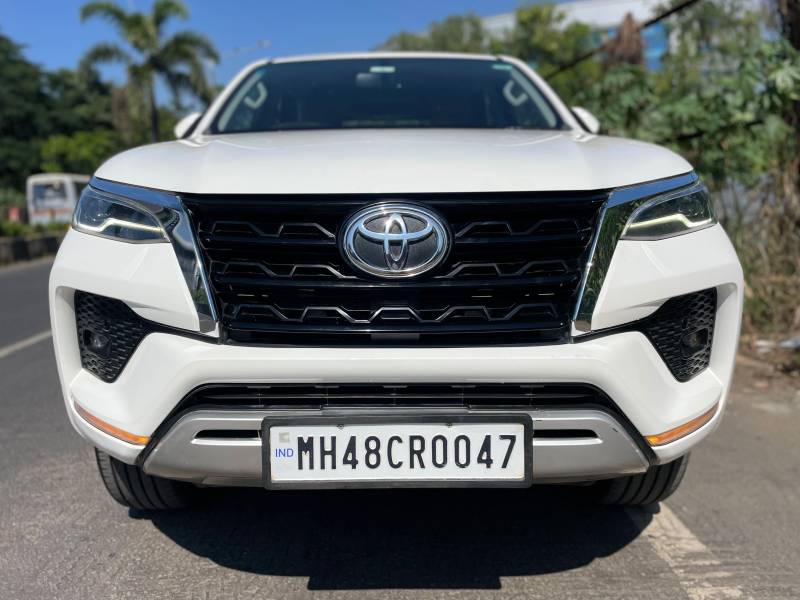 Toyota Fortuner 4x2 AT