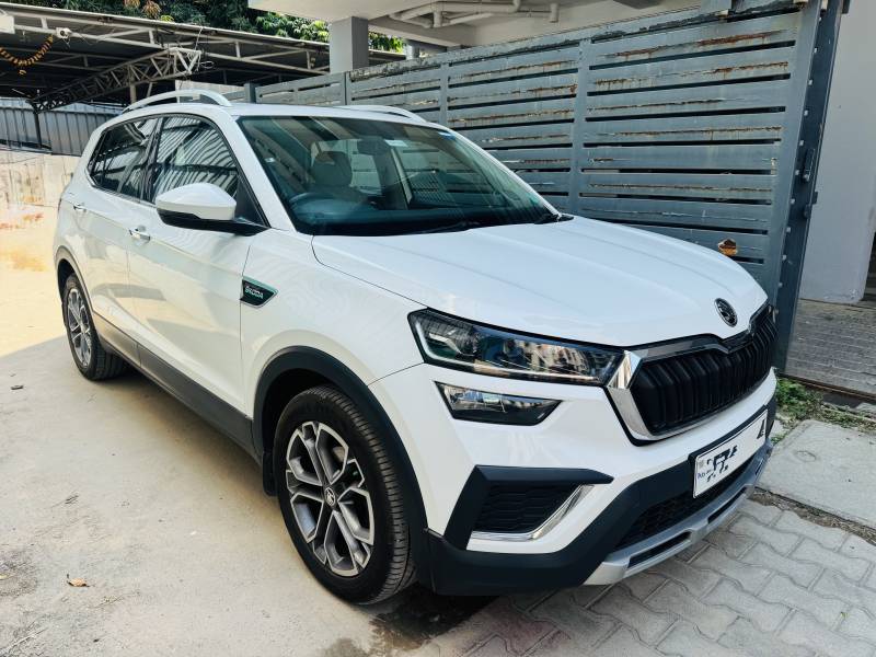 Skoda Kushaq Style 1.0L TSI AT (6 Airbags)