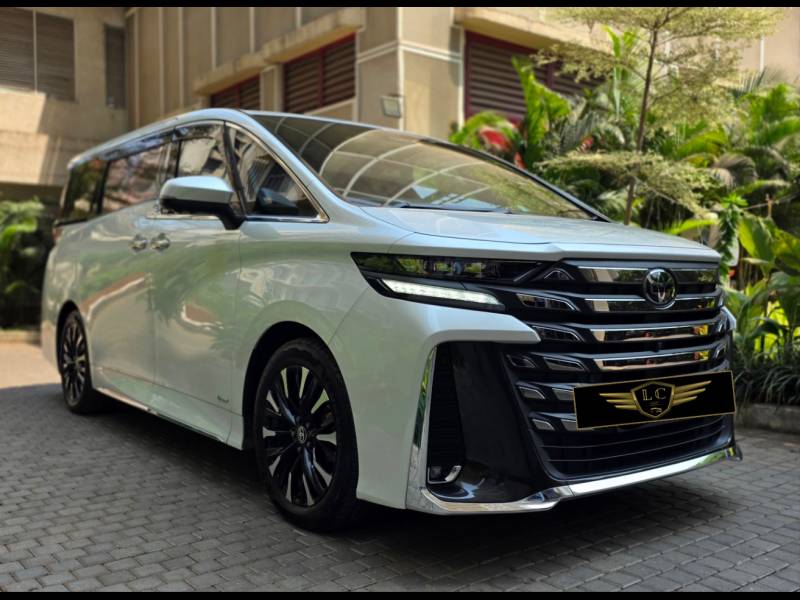 Toyota Vellfire VIP - Executive Lounge