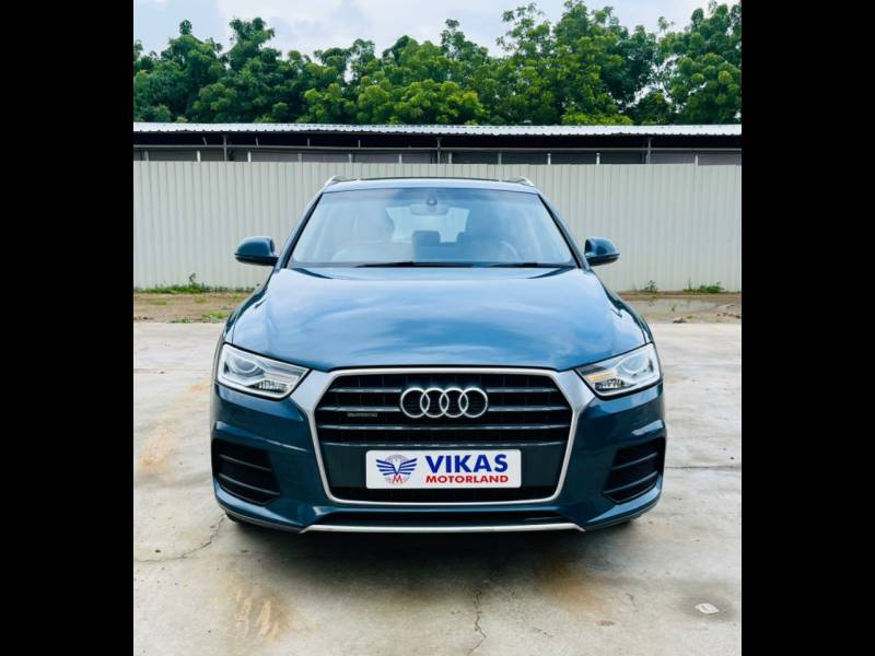 Audi Q3 35 TDI Premium + Sunroof