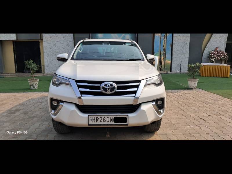 Toyota Fortuner 2.8 4x2 AT