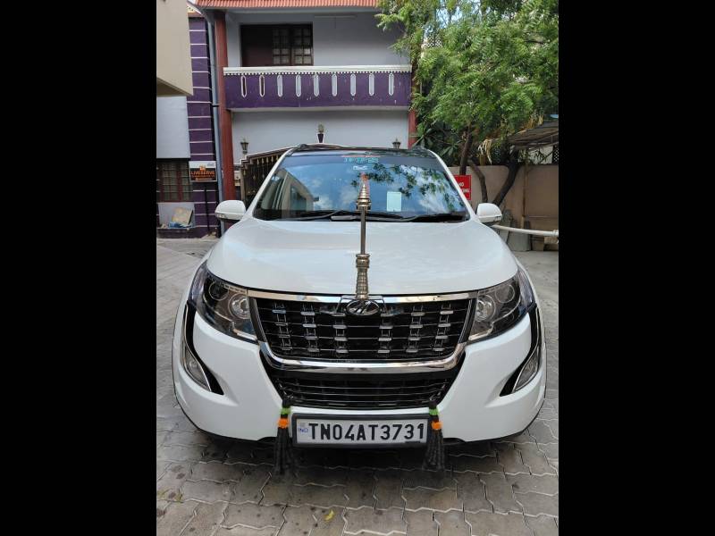Mahindra XUV500 W8