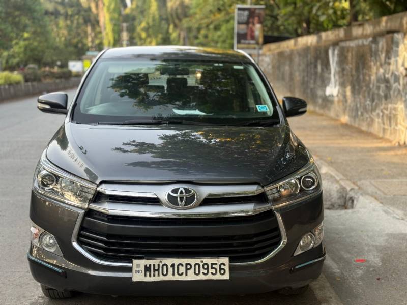 Toyota Innova Crysta 2.4 VX 8 STR
