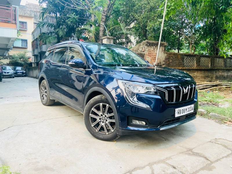 Mahindra XUV700 AX 7 Petrol MT 7 STR