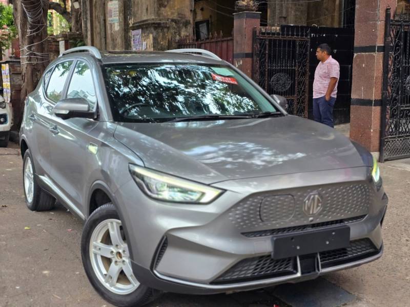 Morris Garage ZS EV Exclusive Iconic Ivory