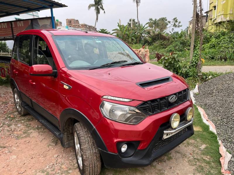 Mahindra NuvoSport N8