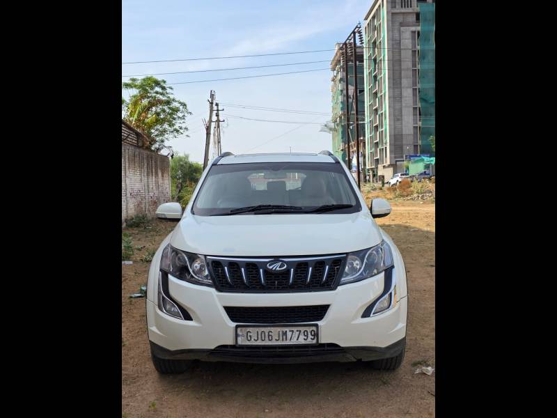 Mahindra XUV500 W10 FWD