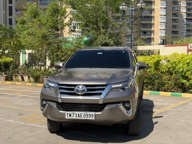 Toyota Fortuner 2.8 4x4 MT