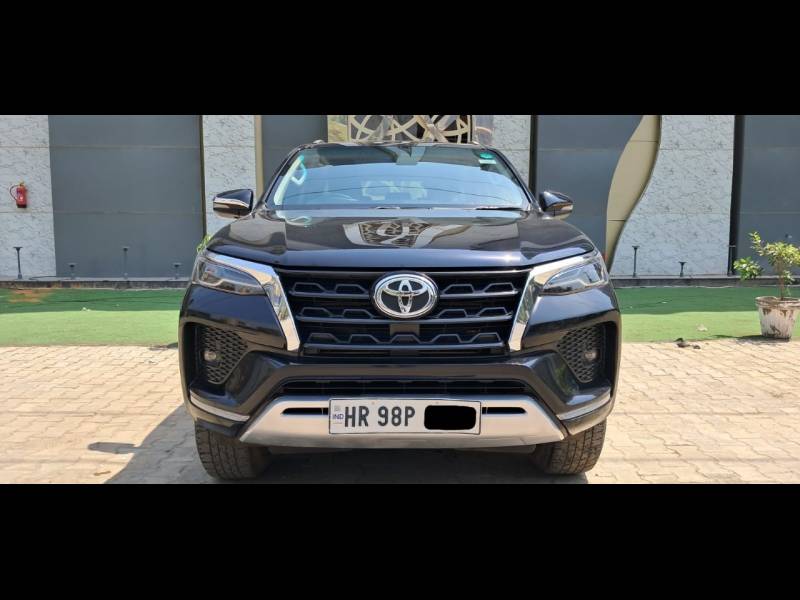 Toyota Fortuner 4X2 AT 2.8 Diesel