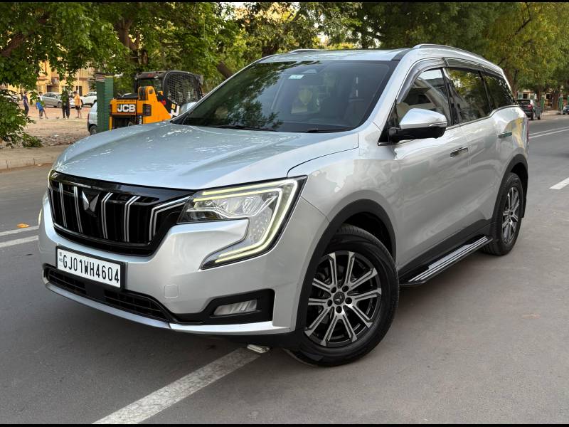 Mahindra XUV700 AX7 Luxury Pack Diesel AT 7 STR