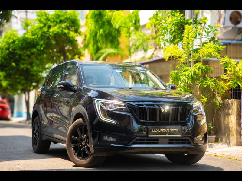 Mahindra XUV700 AX7 Petrol MT 7 STR