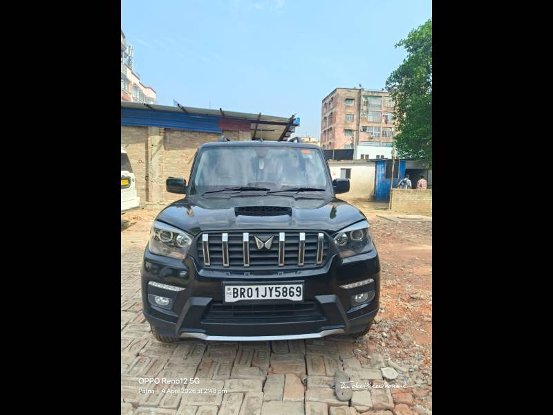 Mahindra Scorpio S11 MT 7S