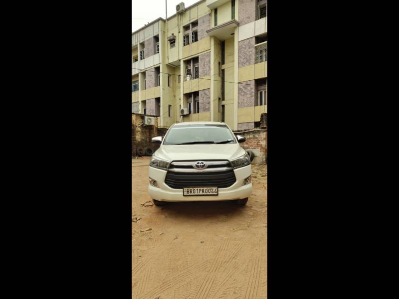 Toyota Innova Crysta 2.4 V Diesel