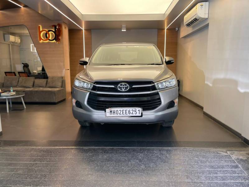 Toyota Innova Crysta 2.4 GX 7 STR