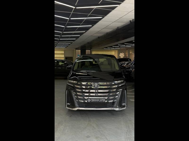 Toyota Vellfire VIP - Executive Lounge