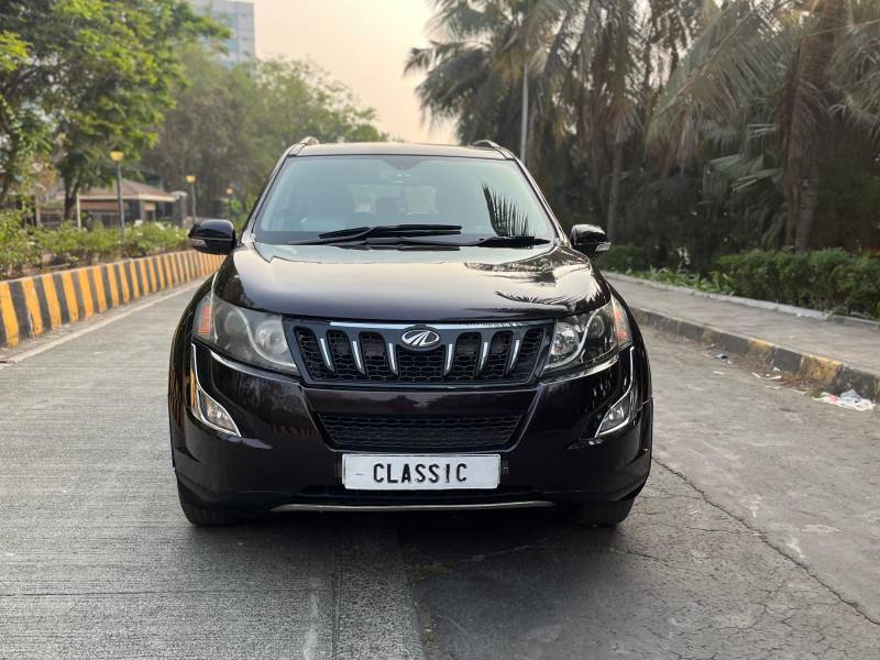 Mahindra XUV500 W10 FWD AT
