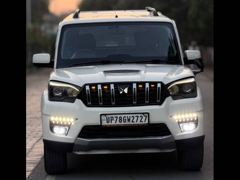 Mahindra Scorpio Classic S11