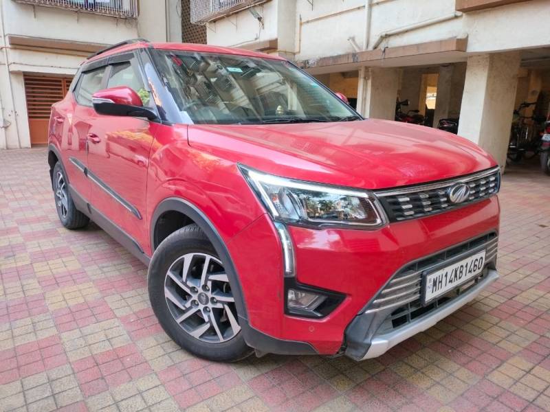 Mahindra XUV 300 1.2 W8 (O) AMT