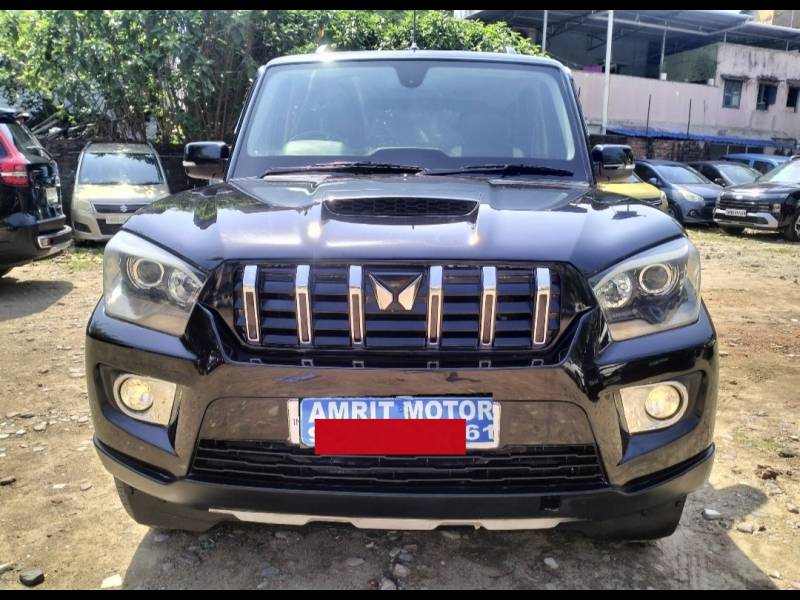 Mahindra Scorpio S11 MT 7S