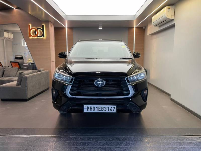 Toyota Innova Crysta GX 2.4 8 STR