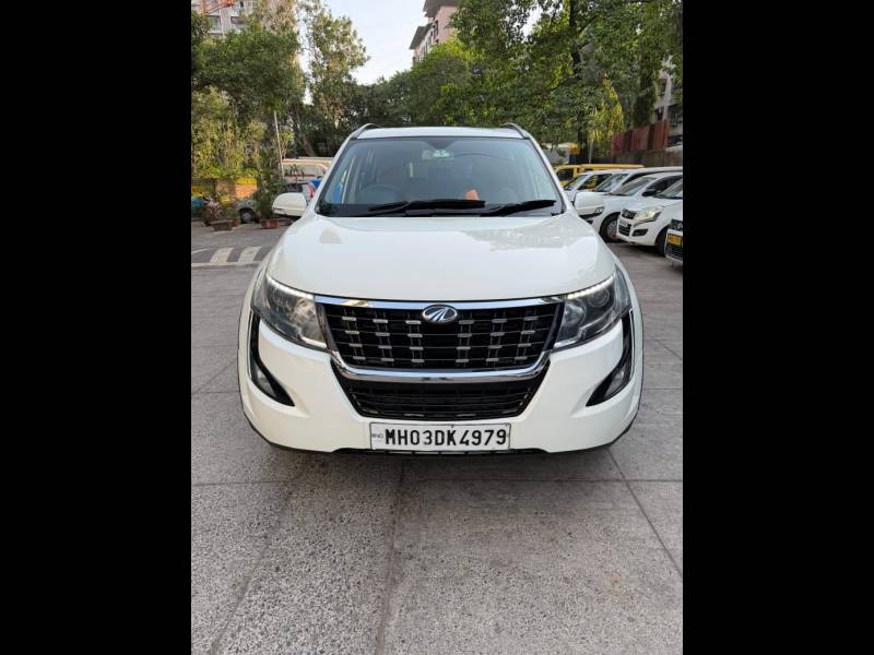 Mahindra XUV500 W11 AT