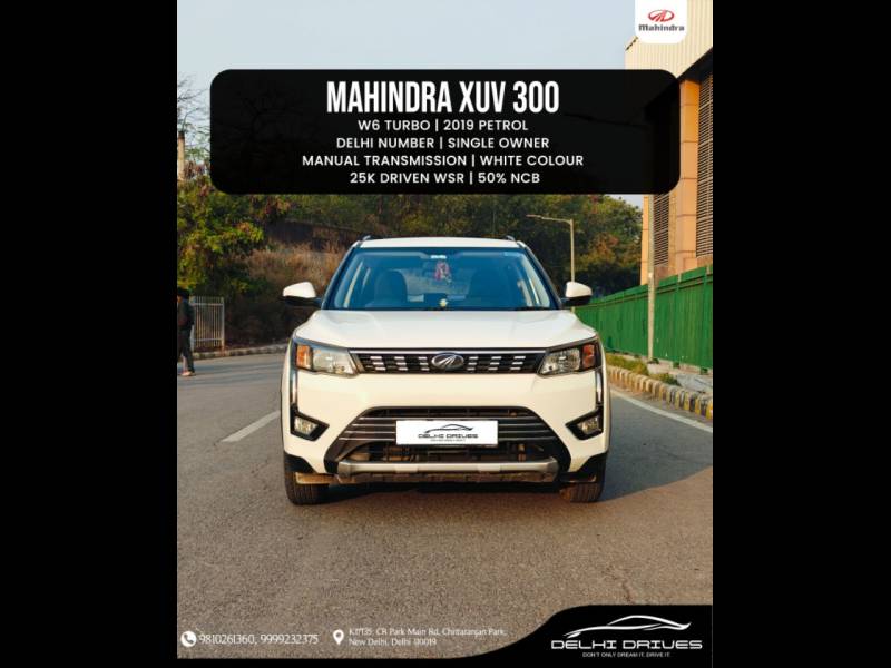 Mahindra XUV 300 1.2 W6