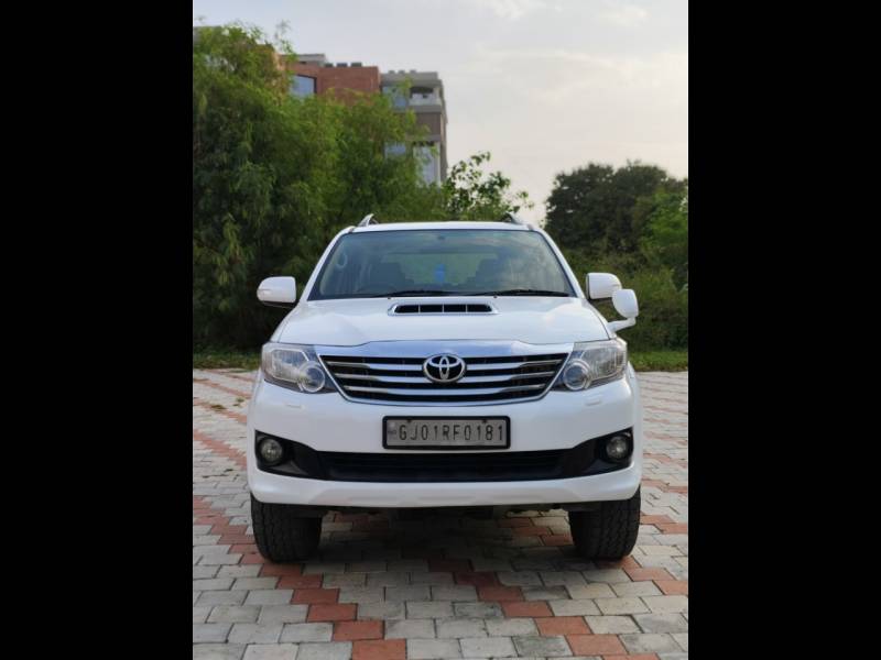 Toyota Fortuner 4x2 AT