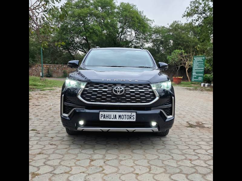 Toyota Innova Hycross ZX Hybrid 7 STR