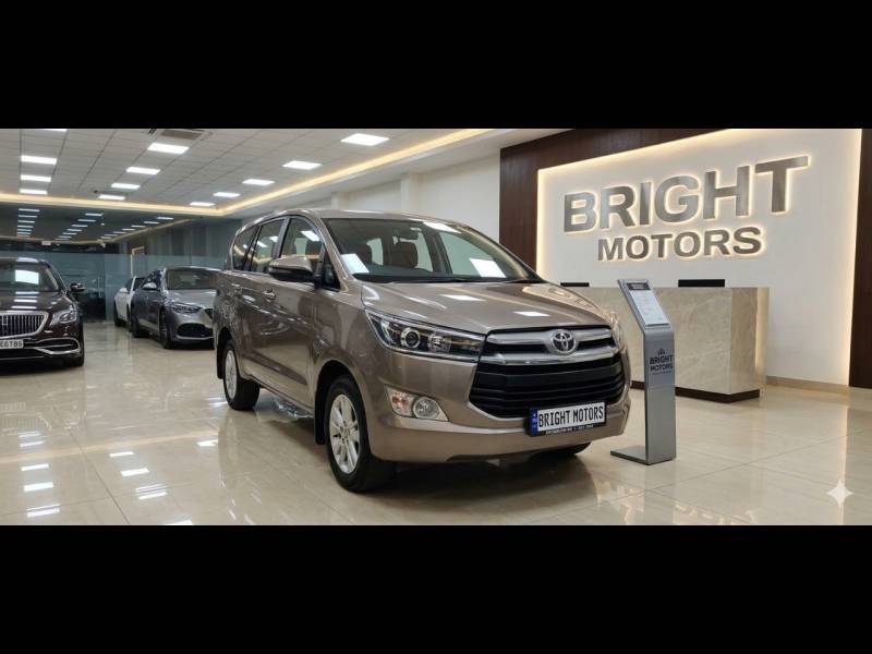 Toyota Innova Crysta 2.4 VX 7 STR