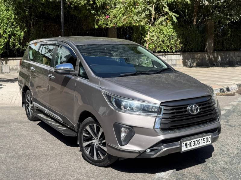 Toyota Innova Crysta 2.4 Z 7 STR