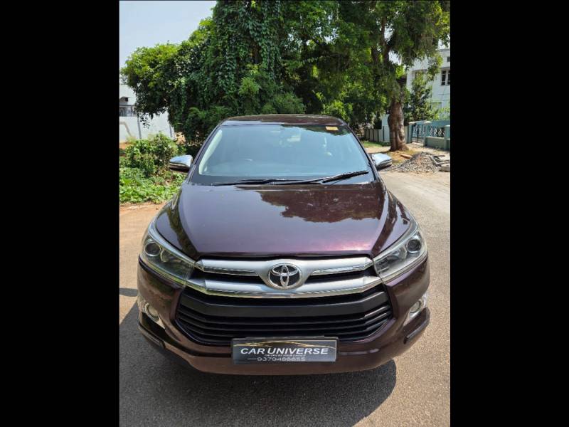 Toyota Innova Crysta 2.4 V Diesel