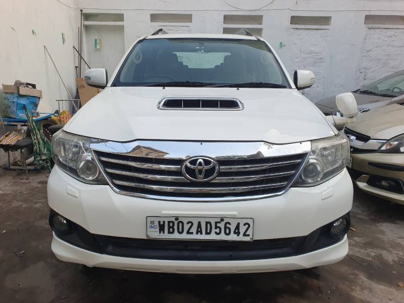 Toyota Fortuner 4x2 AT