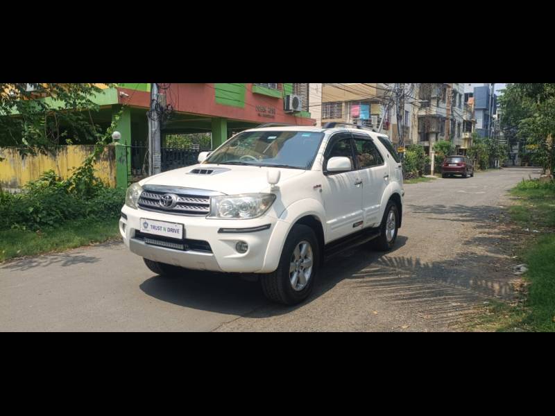 Toyota Fortuner 3.0 MT