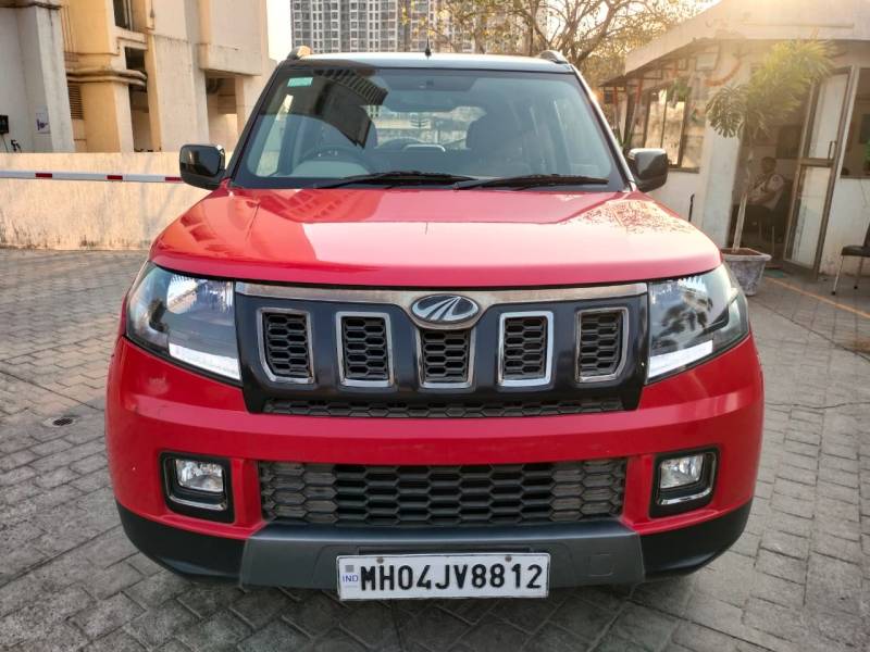 Mahindra TUV300 T10 Dual Tone