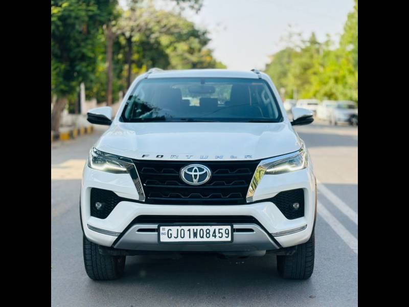 Toyota Fortuner 4x2 AT