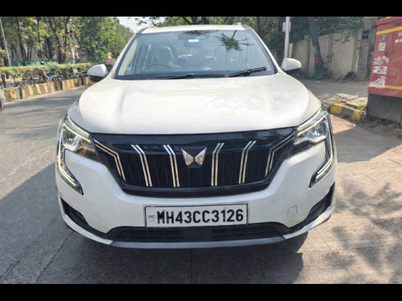 Mahindra XUV700 AX7 Luxury Pack Petrol AT 7 STR