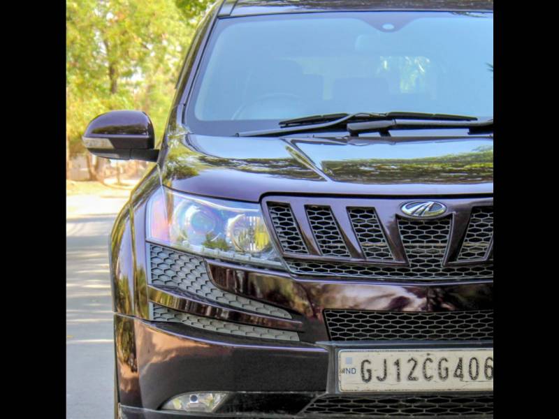Mahindra XUV500 W8