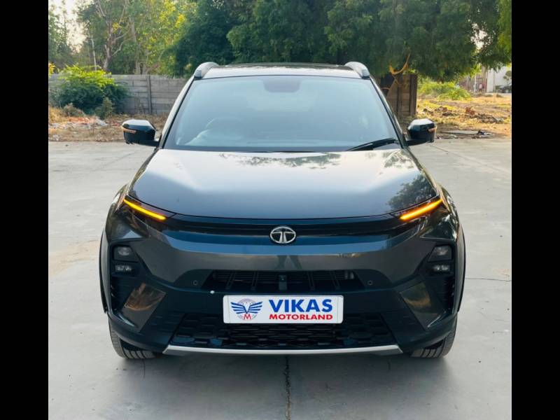 Tata Nexon Fearless Plus (S) 1.5 Diesel 6AMT Dual Tone