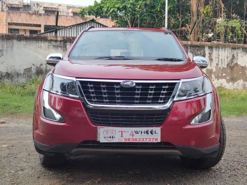 Mahindra XUV500 W7