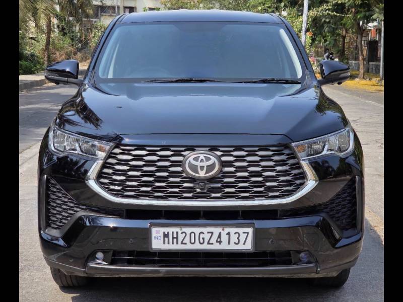 Toyota Innova Hycross VX Hybrid 8 STR