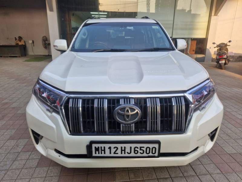 Toyota Land Cruiser Prado VX AT ( Petrol )