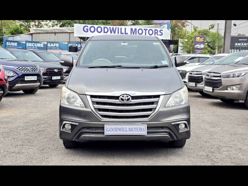 Toyota Innova 2.5 ZX 7 STR BS-IV