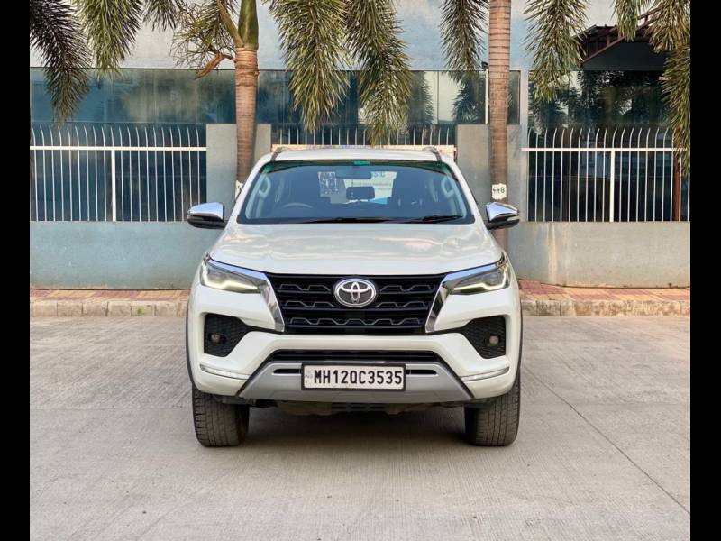 Toyota Fortuner 2.8 4x4 MT