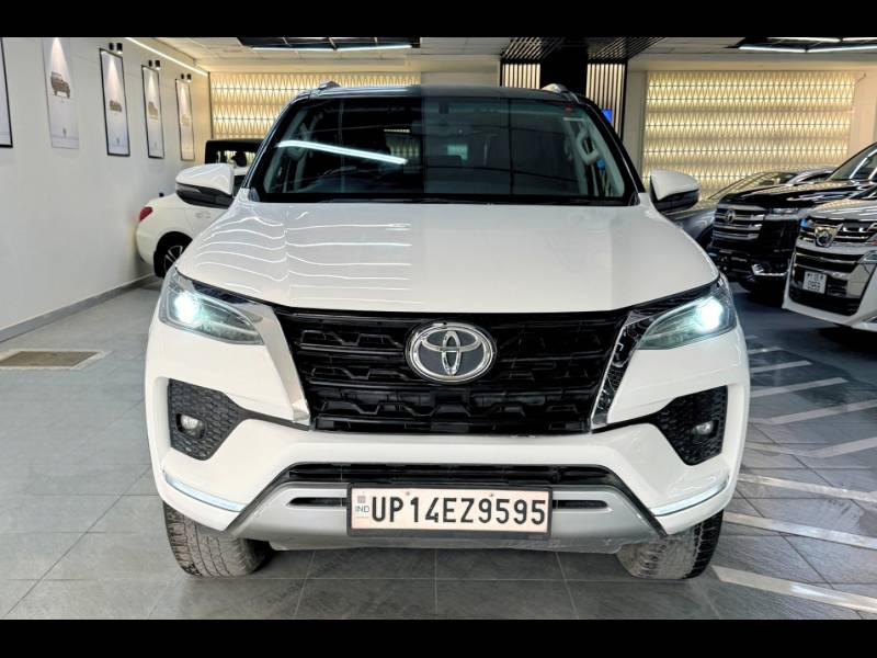 Toyota Fortuner 4X2 AT 2.8 Diesel