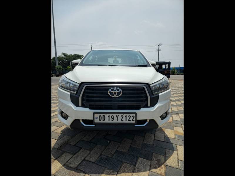 Toyota Innova Crysta 2.4 GX 8 STR